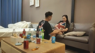 欧美日韩人妻激情-第一次与男友以外的男人在行使中车震!